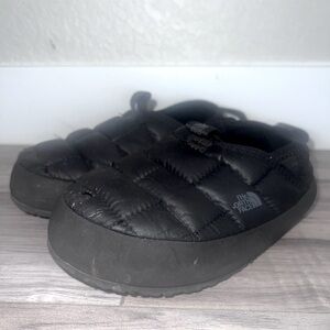 Kids North Face Thermoball Traction Mule V Slippers size 13, used.